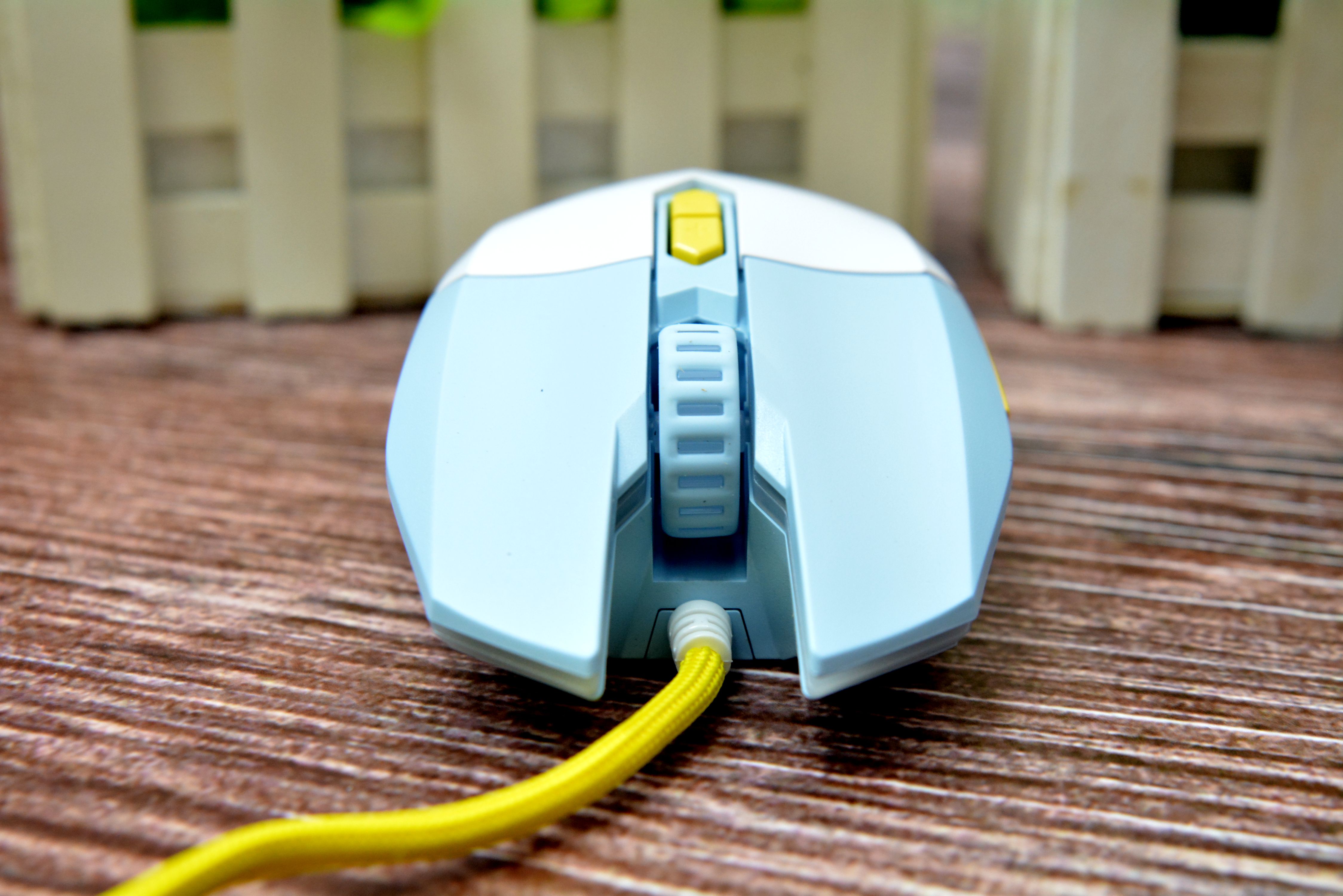 达尔优em910鼠标换微动,达尔优em910鼠标和雷蛇蝰蛇对比