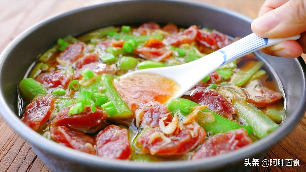 丝瓜别炒着吃了教你做蒜蓉蒸丝瓜,丝瓜学会蒸着吃