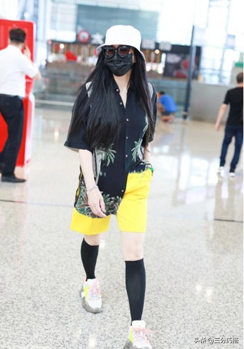 钟丽缇扮嫩扮出新高度,钟丽缇敢这样穿展示身材高贵优雅