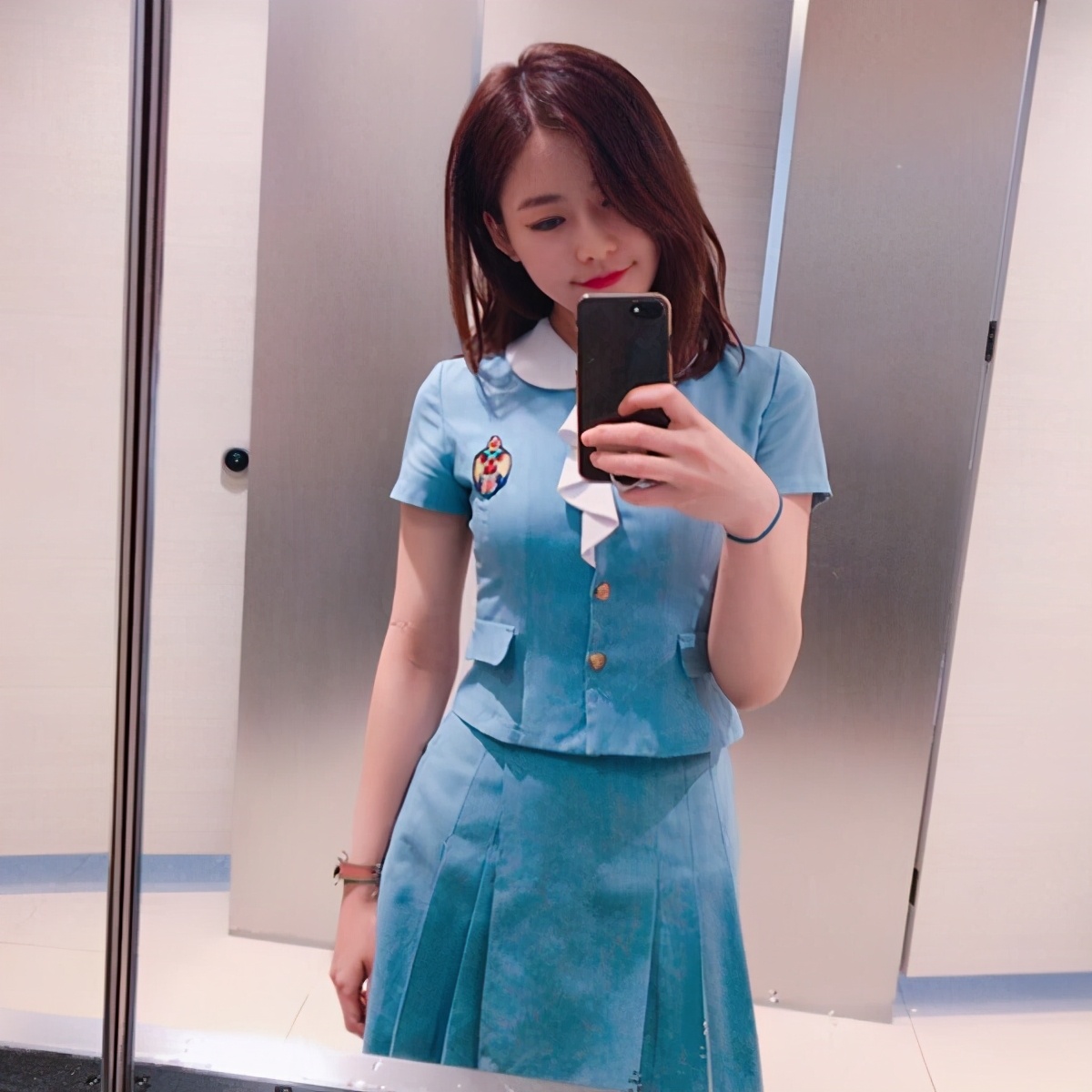 看韩国大学的校服日常,韩国学生看我们中国的校园校服