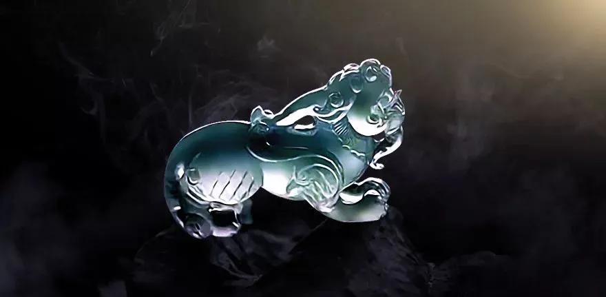 翡翠貔貅的寓意和佩戴技巧,翡翠貔貅戴什么链子