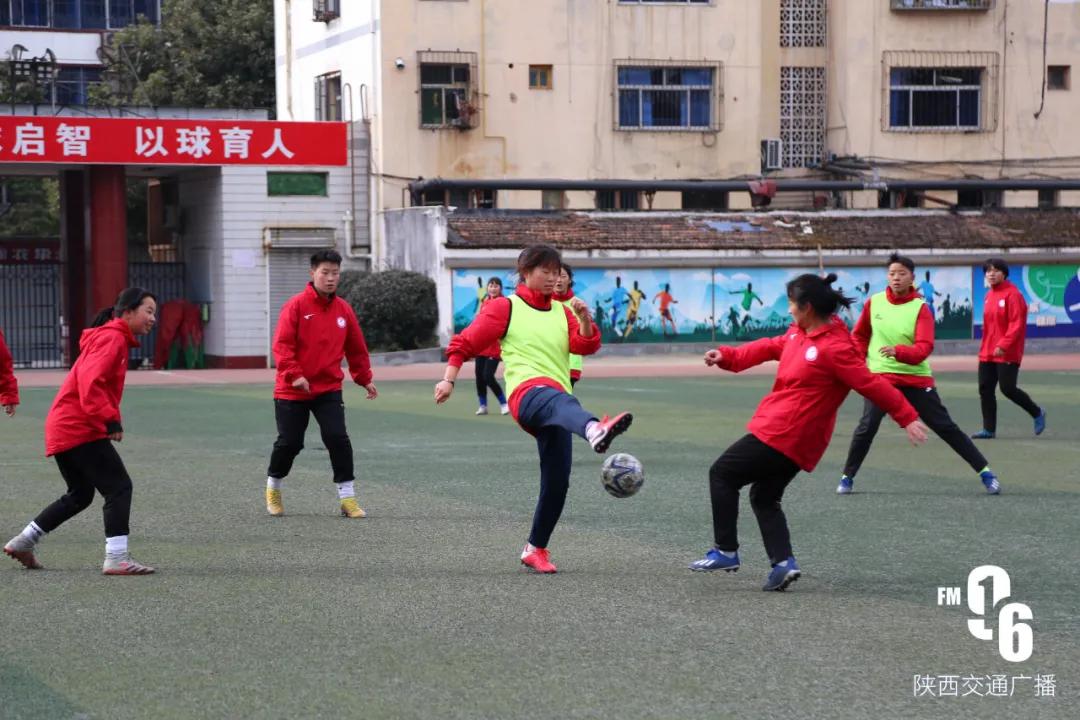 陕西的小城里有一批“足球小将”