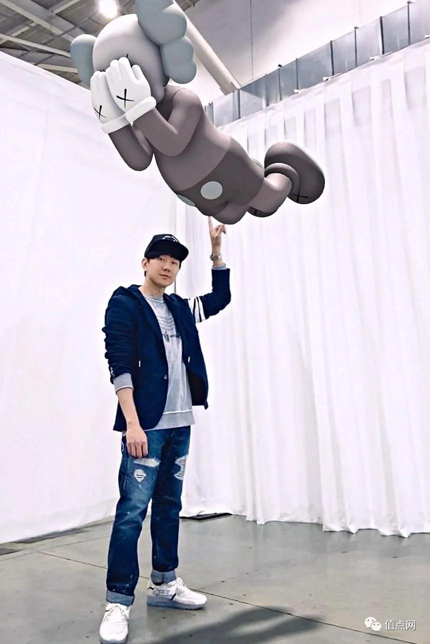 KAWS进军扩增实境AR艺术|全球12大地标免费拍摄