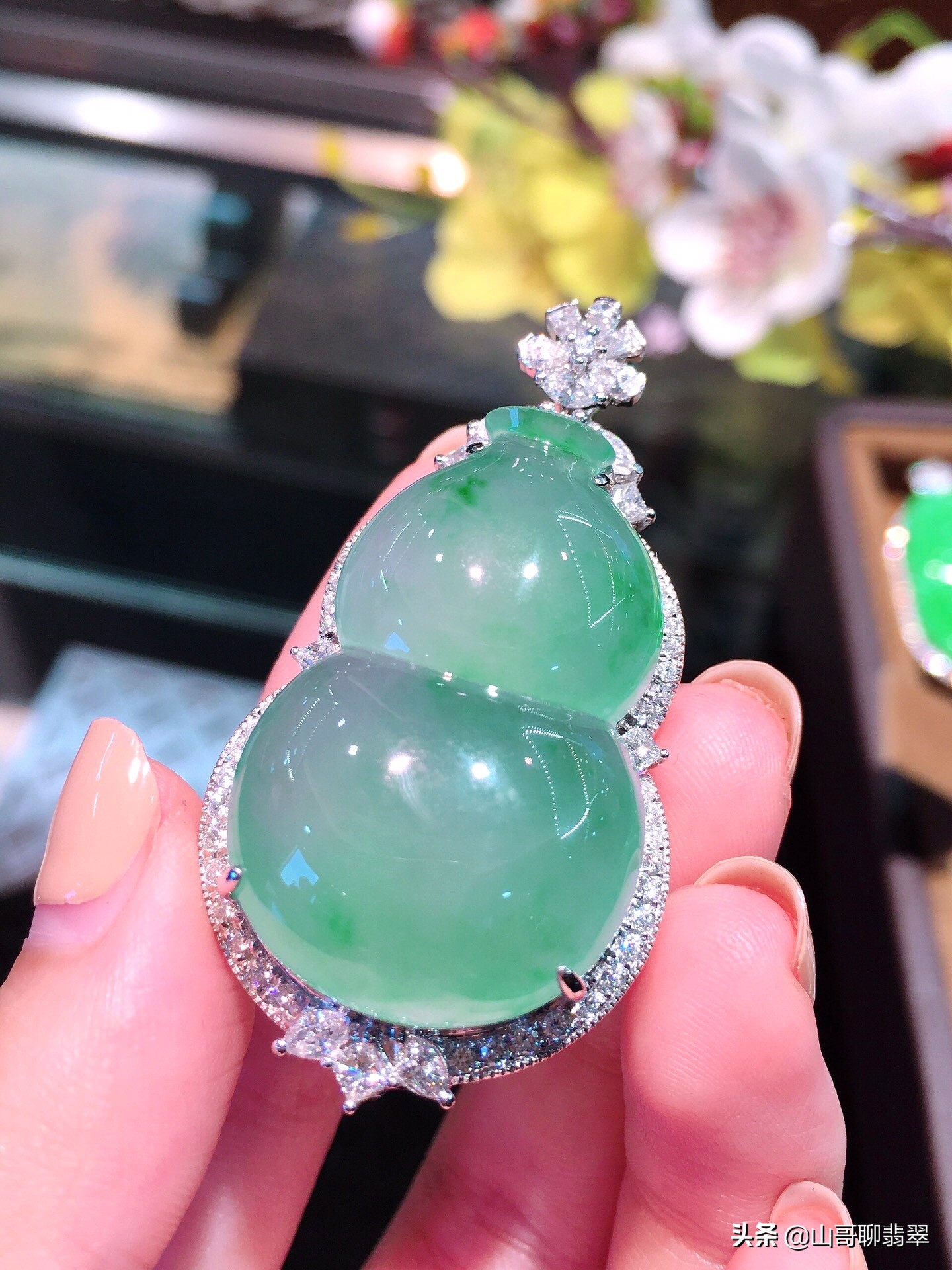 翡翠的搭配技巧,翡翠圆珠怎么搭配