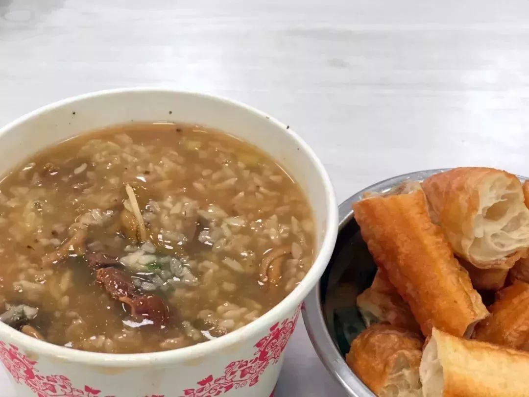 没事千万别去八市！厦门90后姑娘冒雨带着两百块来这里，结果...