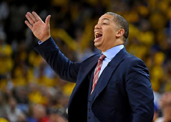 36+7+8！乔治不装了，三巨头75分难救主，卢指导公开表态