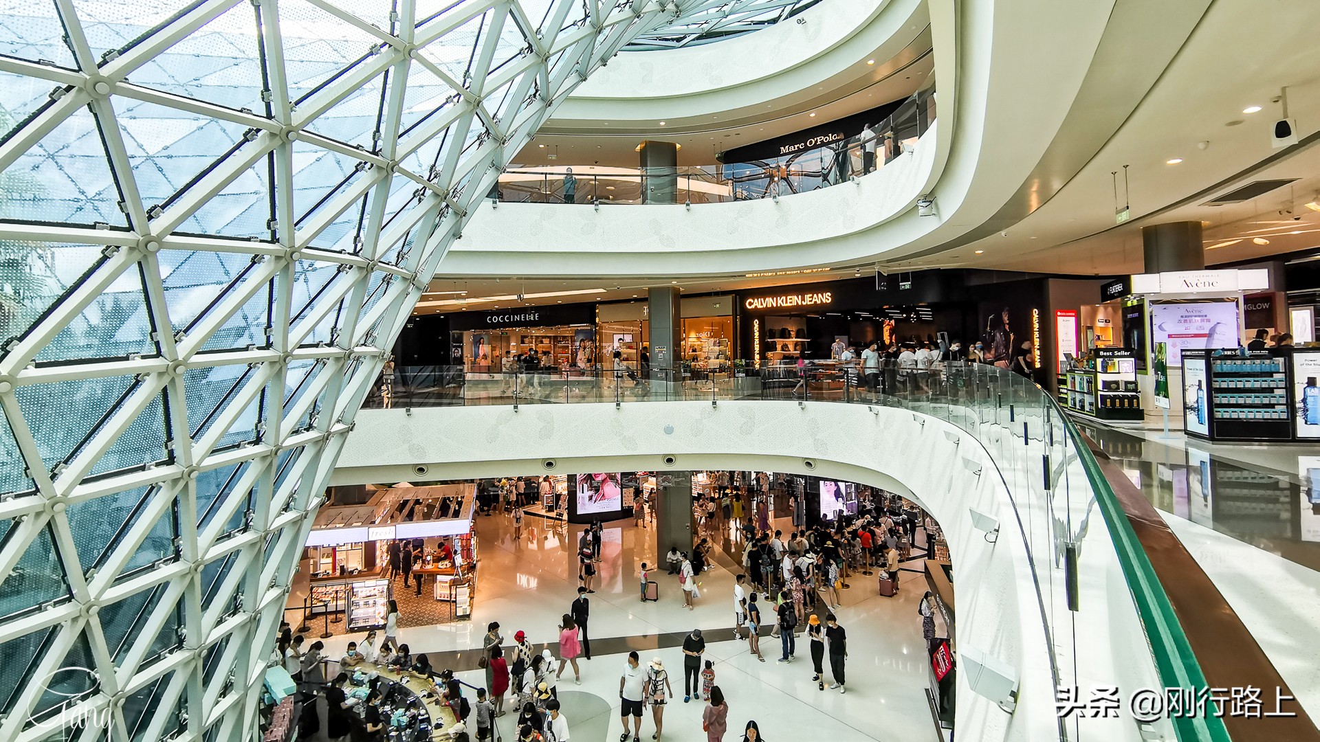 三亚离岛免税热潮,三亚离岛免税消费迎热潮