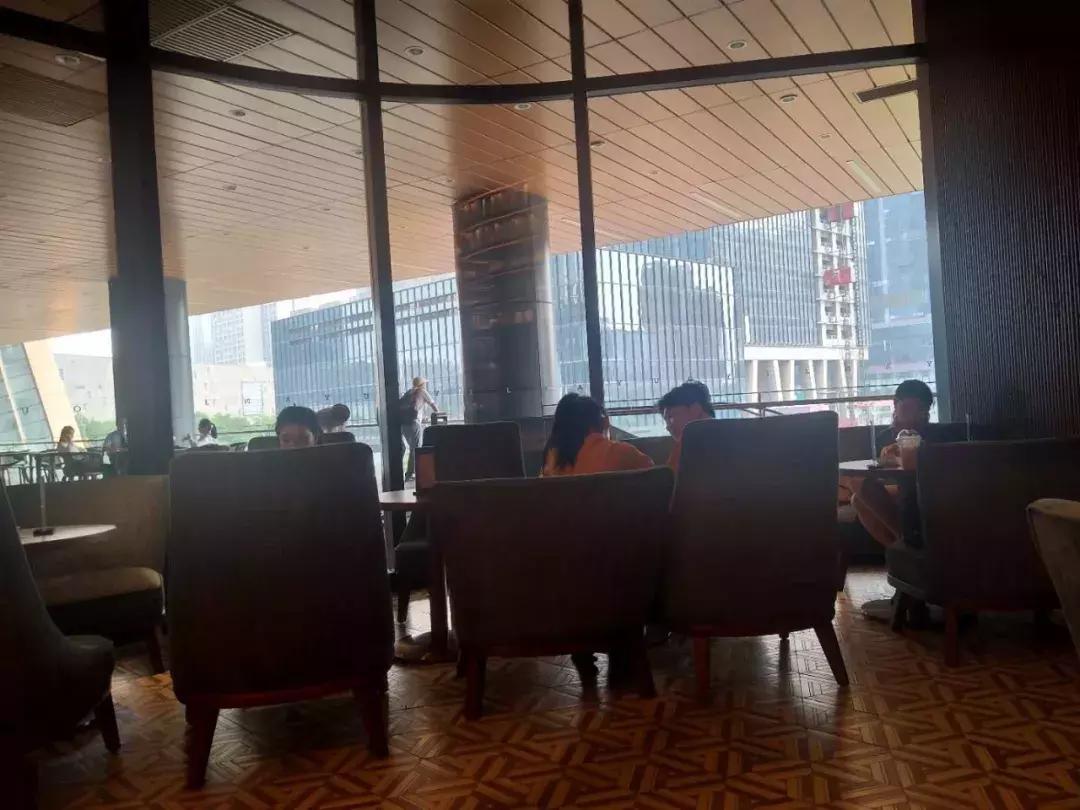 言几又书店西安迈科店,言几又迈科中心旗舰店