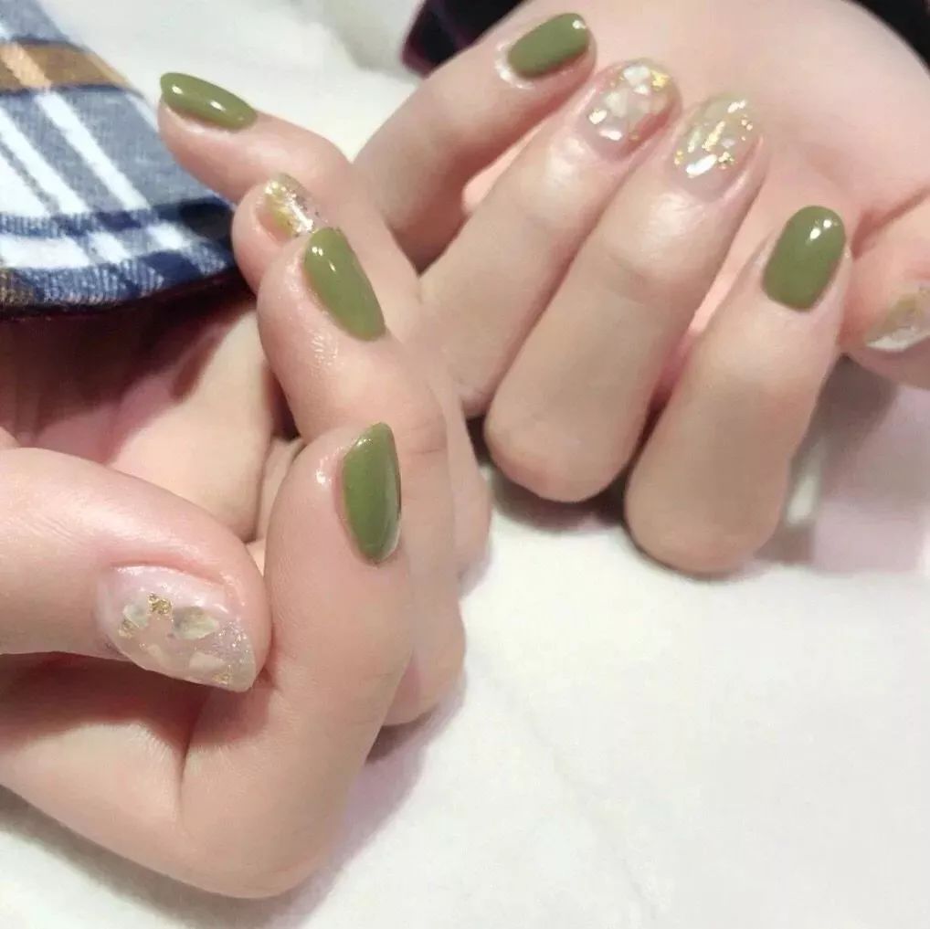 泫雅牛油果绿两件套,泫雅牛油果绿穿搭