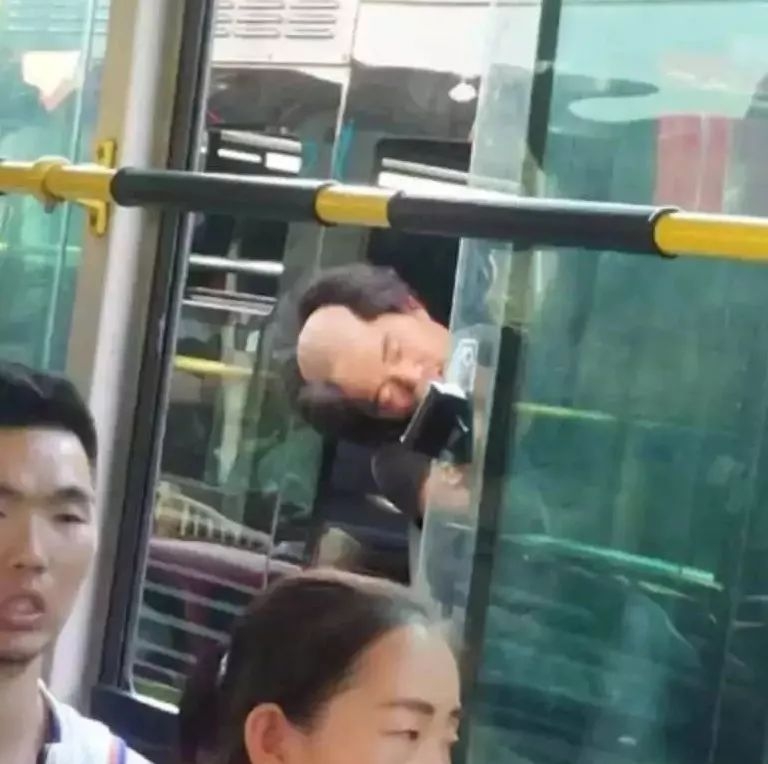 90后“未富先秃”！该拿什么拯救我的发际线？