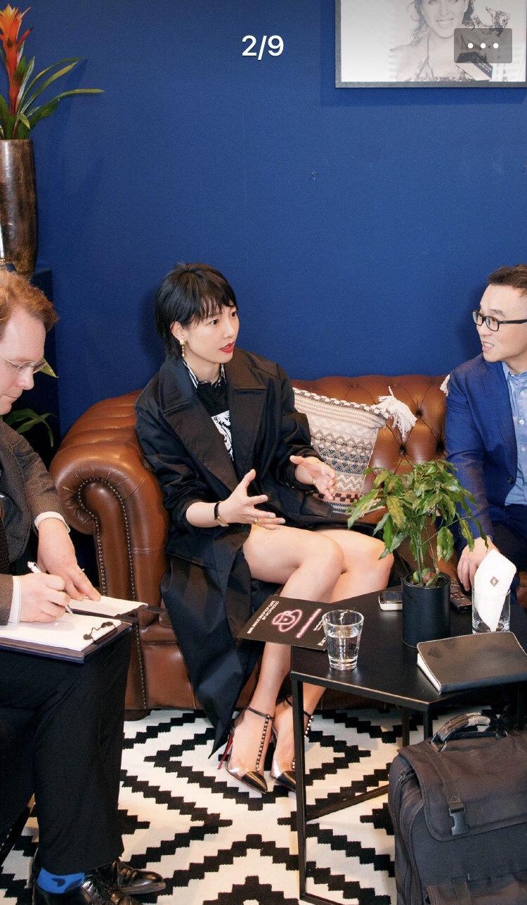 新中式秋冬穿搭白百何,外长里短穿搭夏季