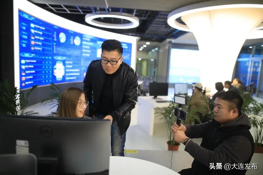 一起看大连的海景,大连的新媒体公司