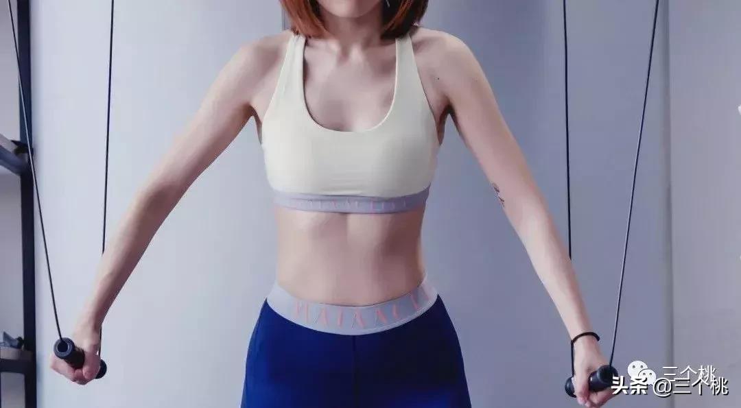 风衣、西装、花裙子……春天来了，这10件值得买！‖桃子购物车