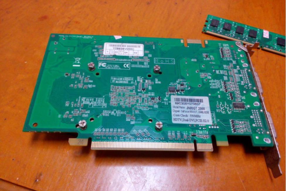 笔记本电脑没关机黑屏了怎么办,电脑重启就黑屏必须强制关机