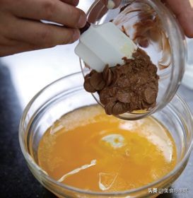 只用香蕉和巧克力做的布朗尼蛋糕,一个简易蛋糕的制作