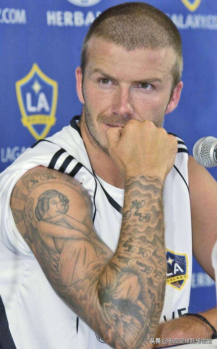 小贝当年多风光，三个儿子都穿德产定制鞋，球鞋广告动用百兽之王