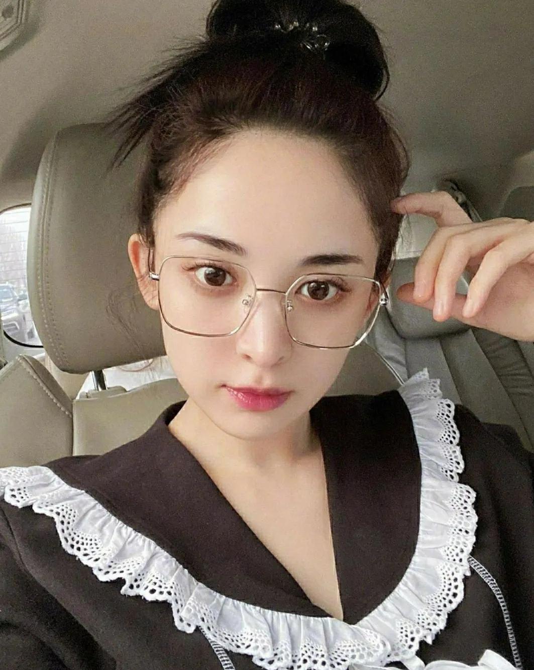 古力娜扎深v蓝色礼服和鞠婧祎,娜扎和鞠婧祎