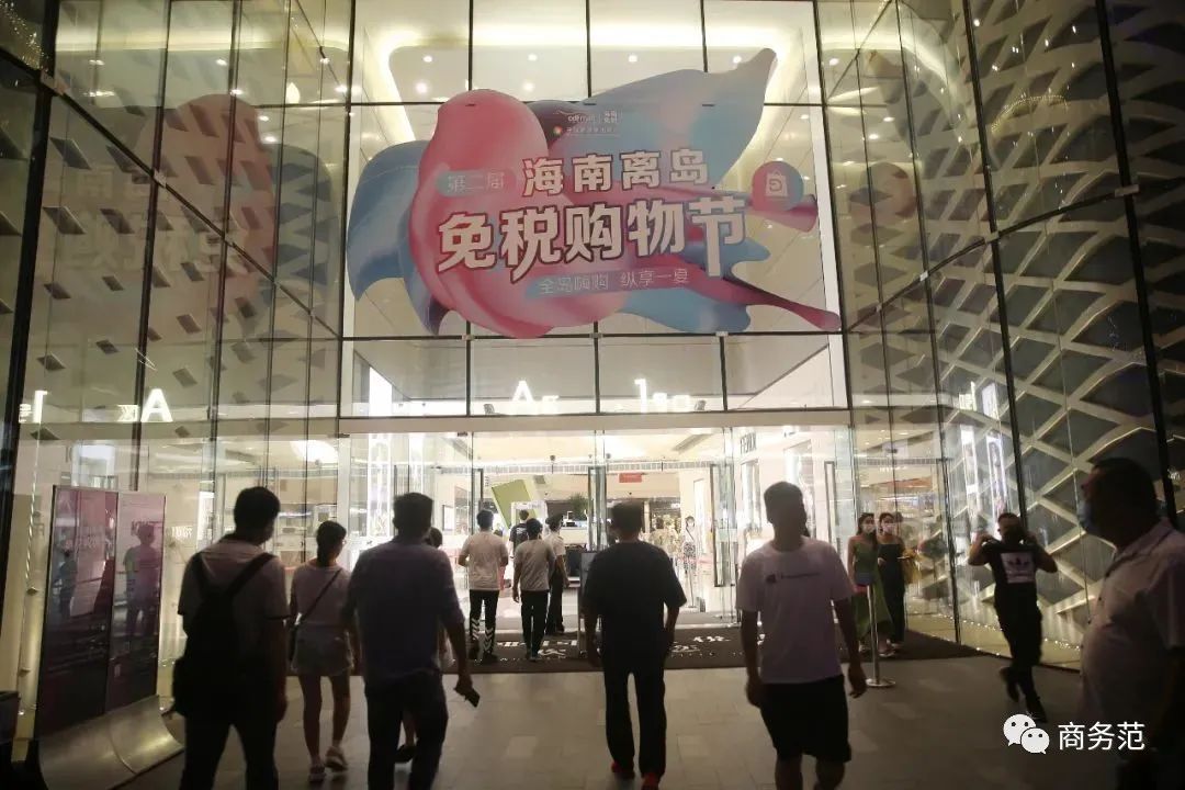 现在大家还买奢侈品吗,为什么现在大家喜欢买奢侈品