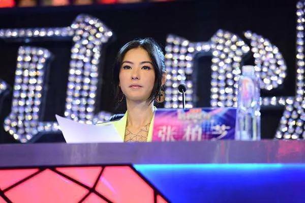 张柏芝生三胎后首度公开亮相,张柏芝三胎晒母子四人