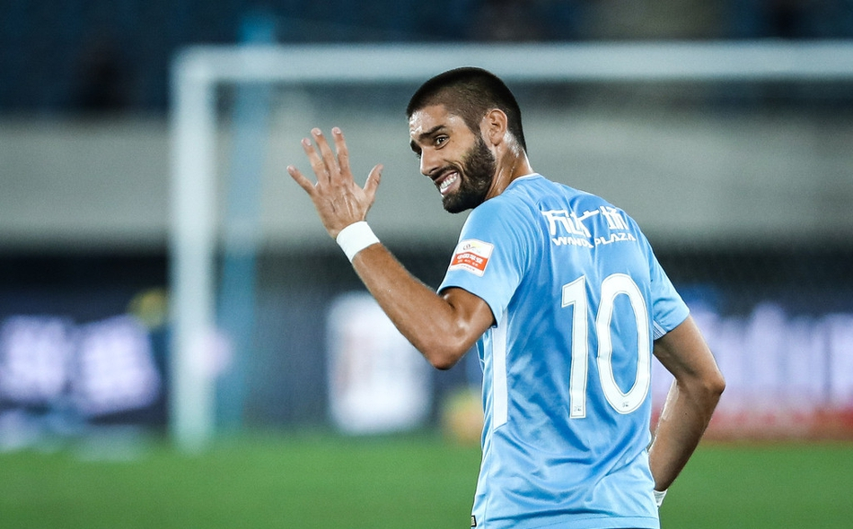 王健林豪购多名主力国脚！大连队魔鬼主场首秀或掀翻广州恒大