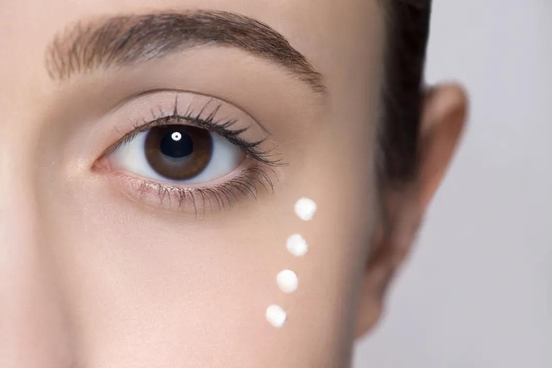 五大眼霜误区加速眼部老化,眼霜怎么用才是最好用的方法