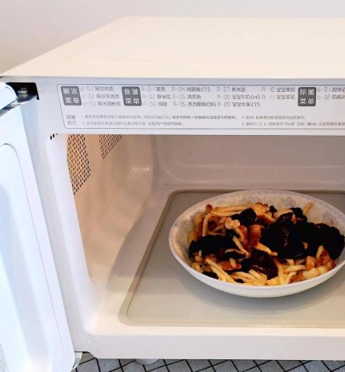 冻肉泡水里化冻,冻肉水里泡了一晚还能要吗