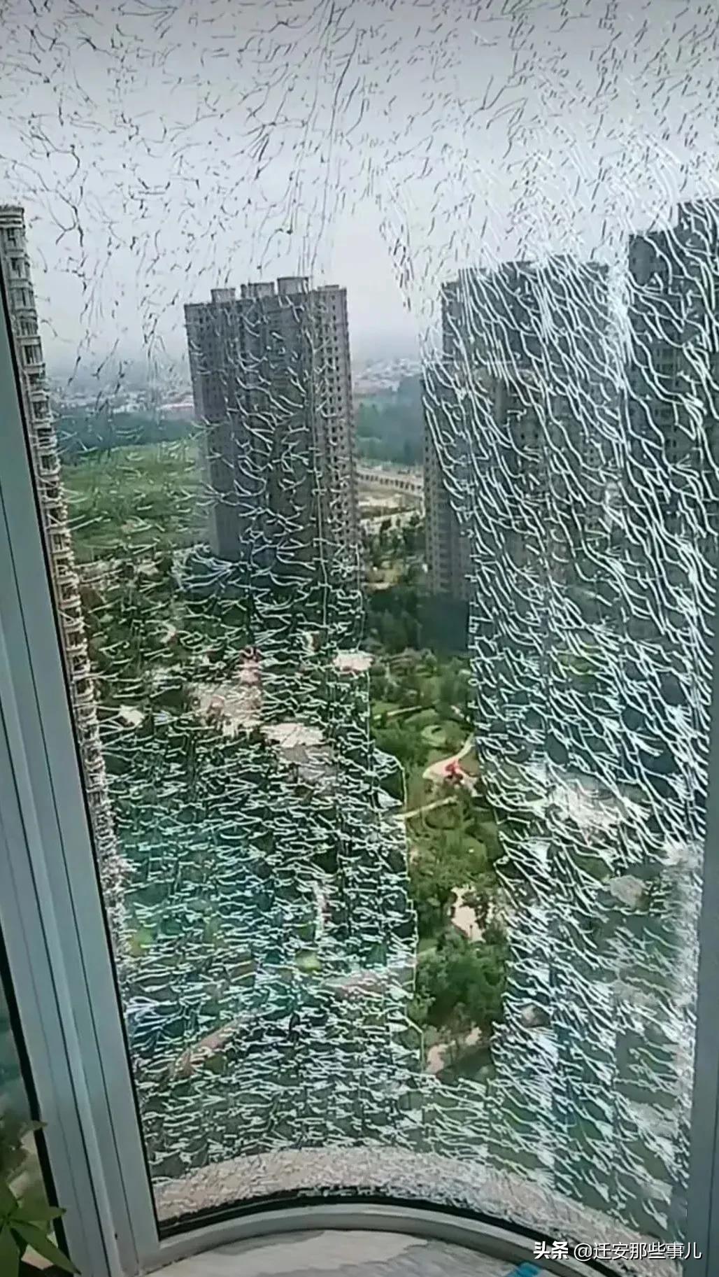 小区房玻璃爆裂是谁的责任,小区房子多户玻璃窗爆裂