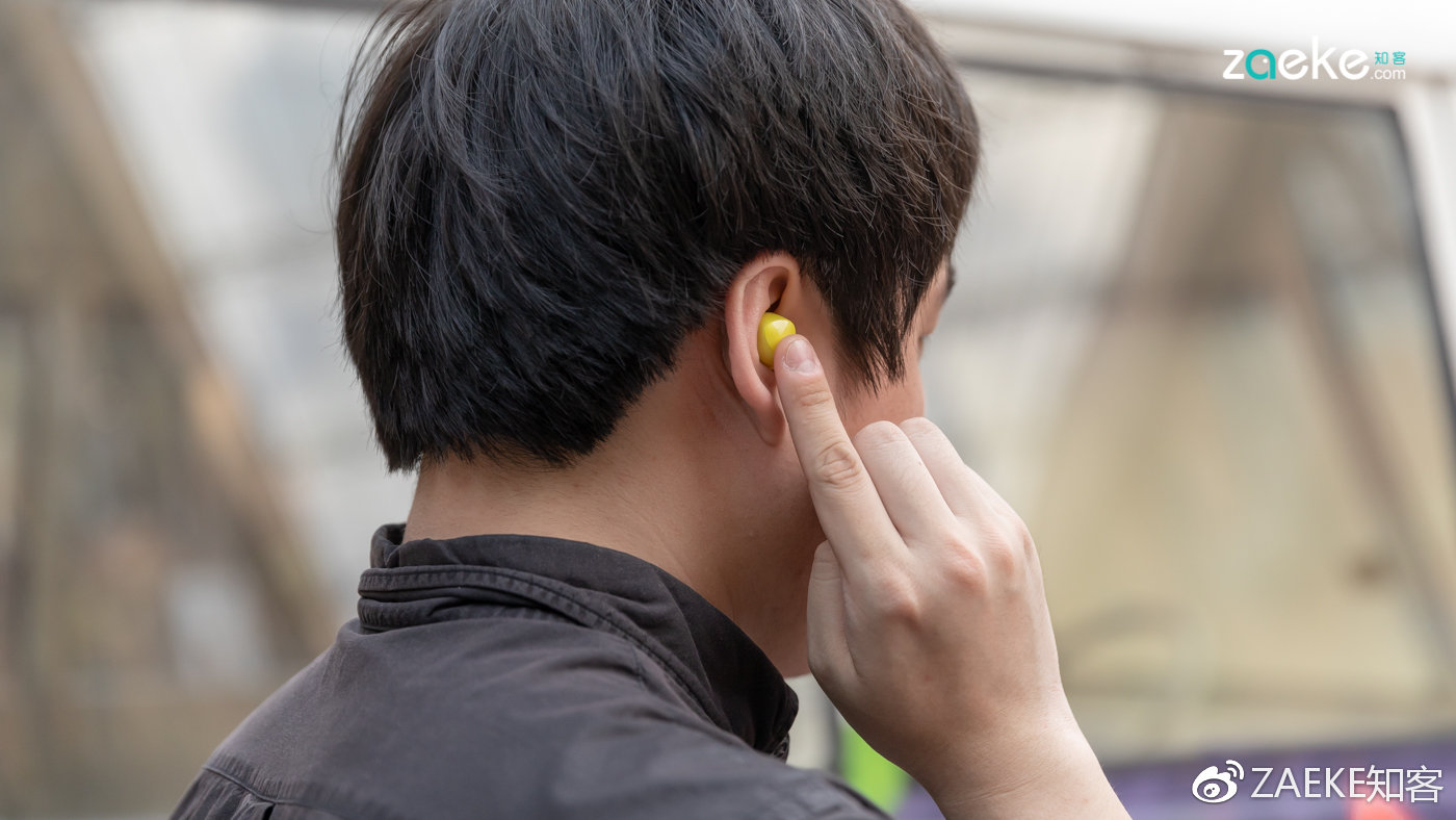 三星galaxybuds发布会,三星超广角有点歪