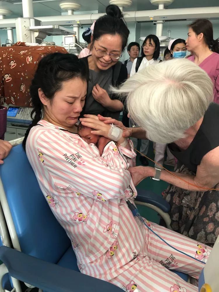 关于母乳喂养的感人故事,母乳喂养的感人事件