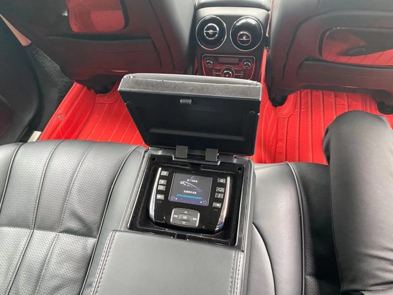 捷豹xjl为啥有的带小豹子,捷豹xj典藏版黑武士