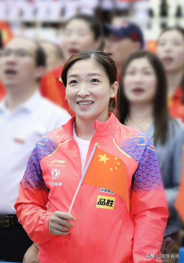 刘诗雯惨败日本无缘8强,17年刘诗雯朱雨玲争议球