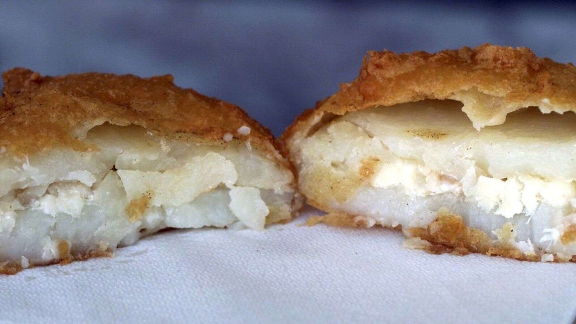 英国男子吃狗粮死亡,英国男子吃美食