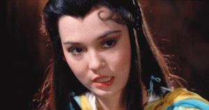 55岁再嫁豪门，命硬克夫、厉害难惹，什么样的女人活成了传奇