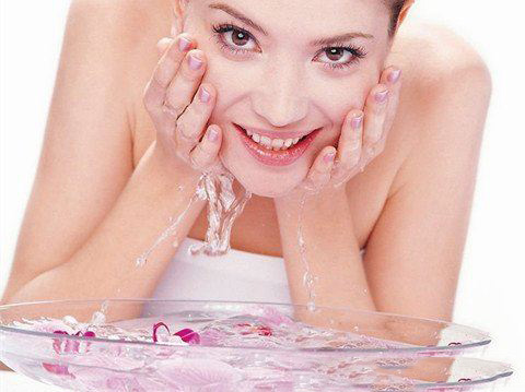 长痘痘可以吃干桑葚吗,长痘痘可以吃发物