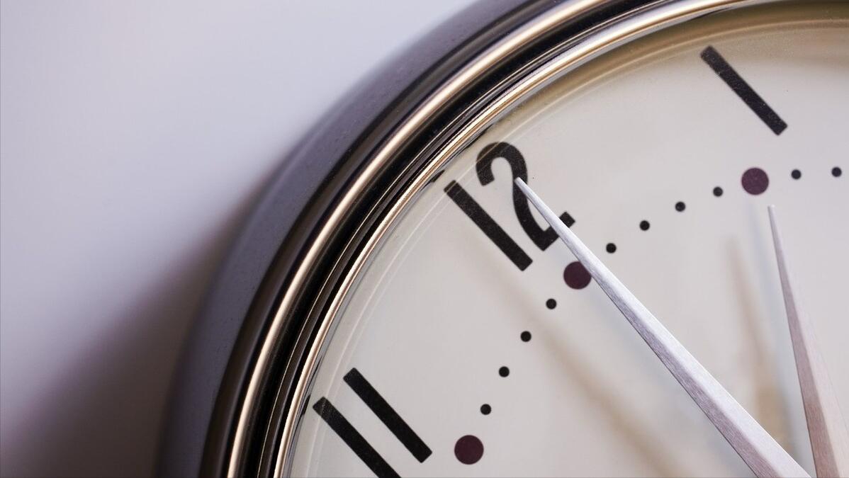 35岁的我,开水果摊年入30万,全靠不关心价格的年轻人