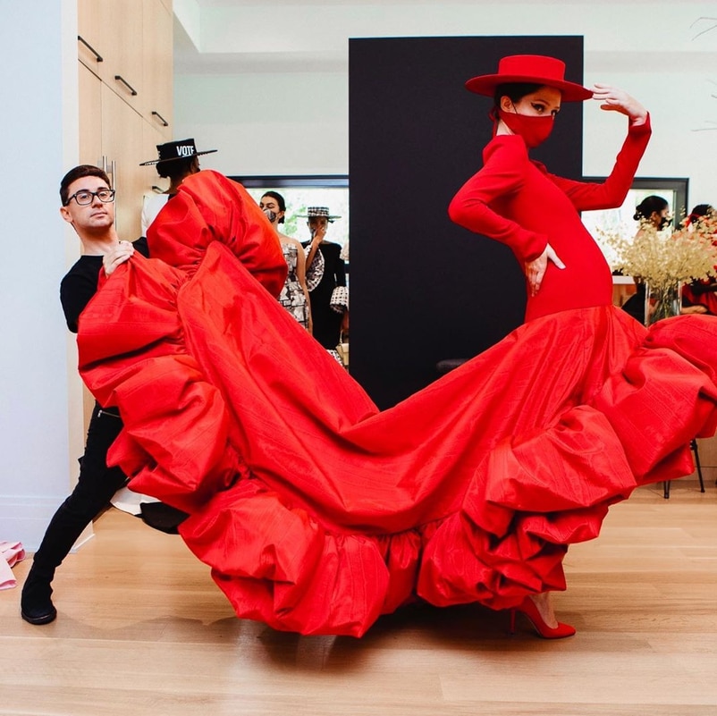 超模怀孕大肚子走秀,超模大肚子走秀