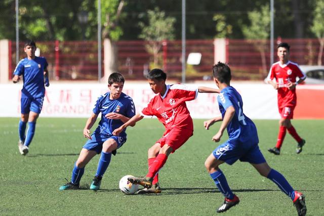 许家印现场观看马德里冠军赛7年26亿深耕足球青训