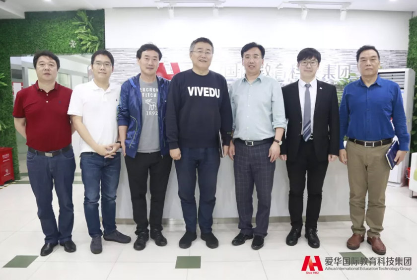 中国教育的下一片蓝海！威爱教育莅临爱华教育，共同探索VR教育