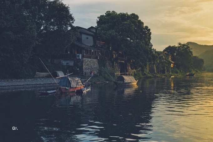 心中有桃花源何处都是山水间,心中若有桃花源何处是水云间