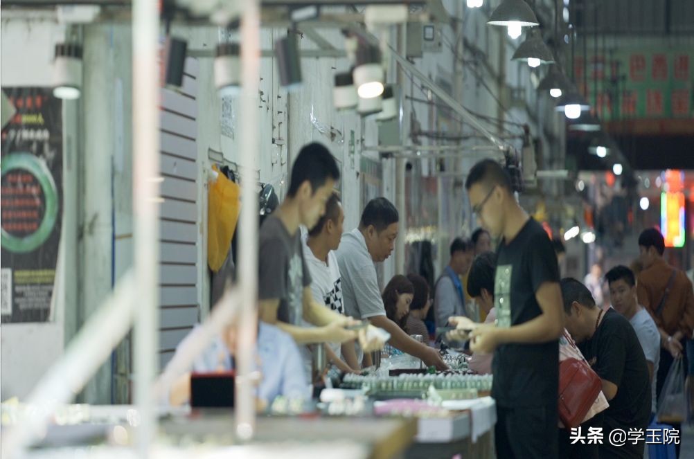 翡翠珠宝的趋势,翡翠珠宝行业平台