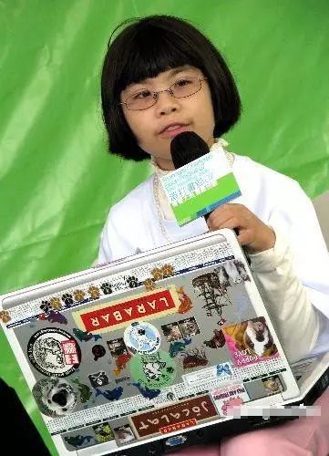 4岁写作，13岁出书怼总统，14岁与霍金同台，这个孩子让人叹服