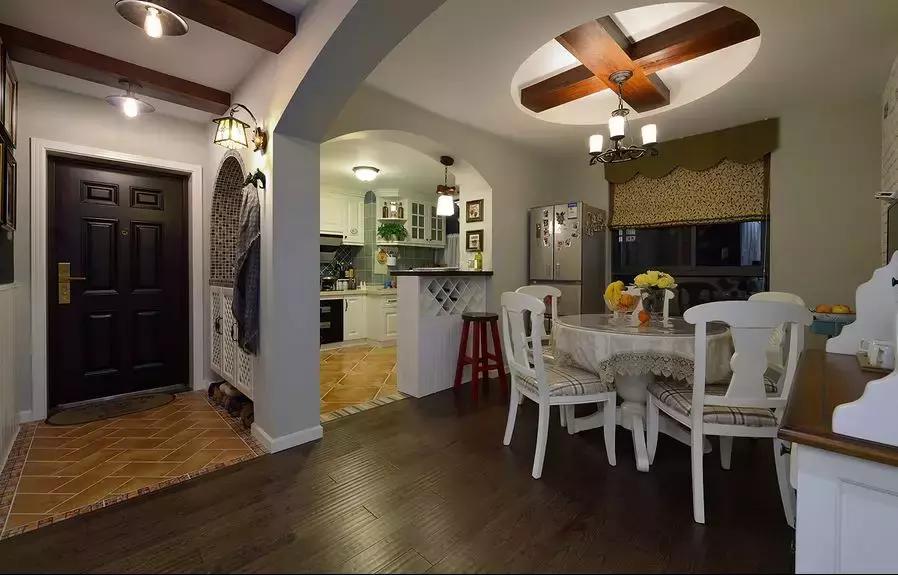 客厅有横梁？别怕，这里有妙招