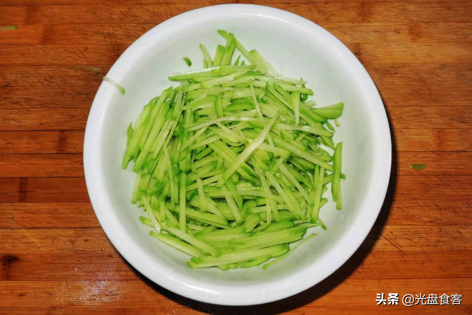 冬天吃白萝卜有什么功效作用,冬季多吃白菜萝卜教你好吃的做法