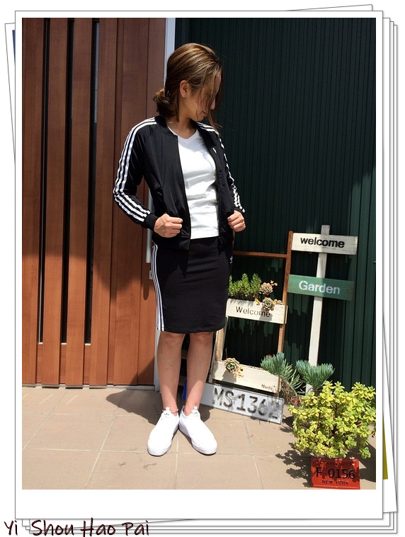 Adidas的单品怎么搭？日本时尚女人的运动风穿搭示范，时髦吸睛
