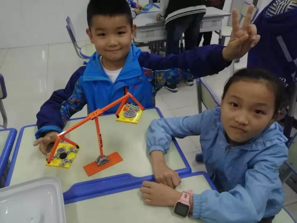 ai机器人课程小学,青少年ai机器人培训