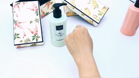 王鸥露背照片,王鸥最新露背写真