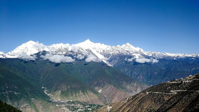 仰望雷克萨斯,卡瓦格博是什么神