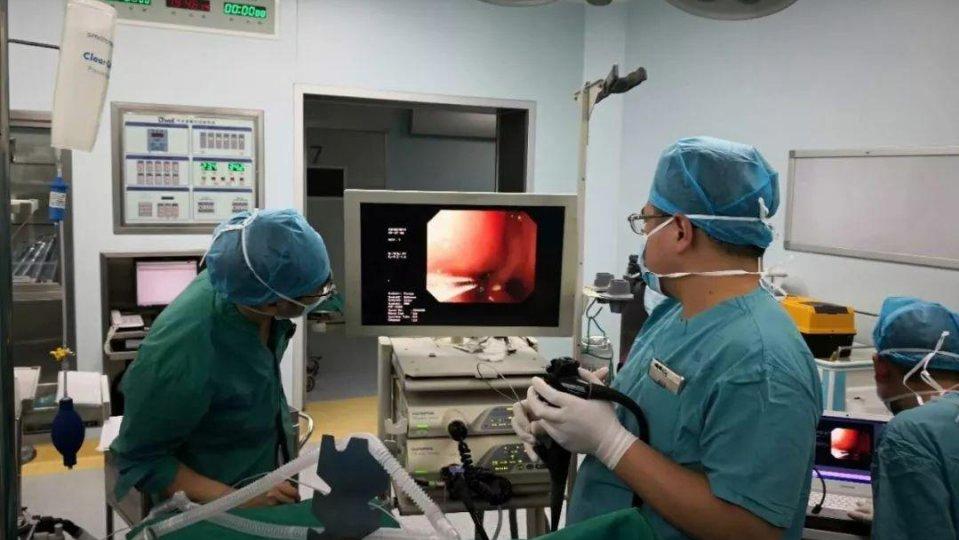 误吞鱼刺后喉咙隐隐约约刺痛,患者误吞鱼刺3小时不适首选检查