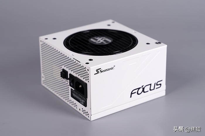 安钛克CUBEDRAK装机展示,11700+ROGB560-G+3080TI