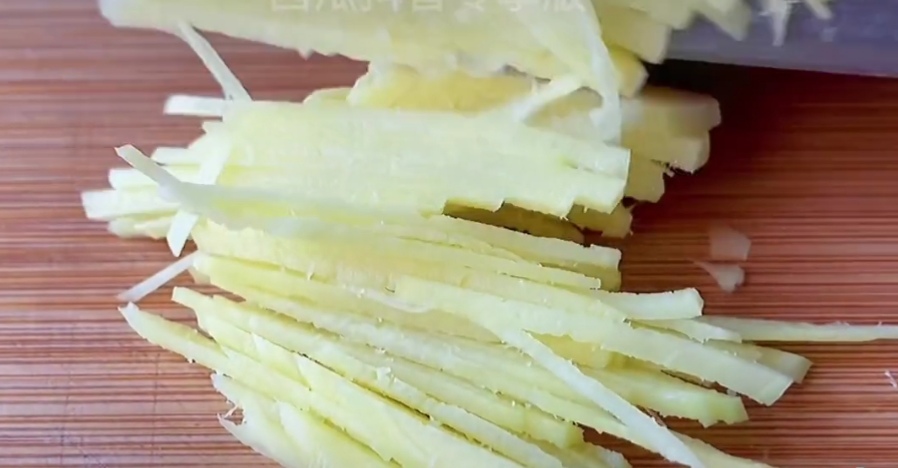 莲藕清洗淤泥法,清洗莲藕里面的泥